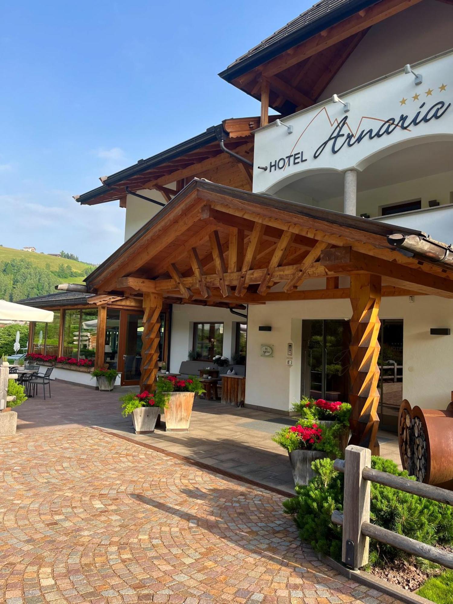 Hotel Arnaria Ortisei Eksteriør bilde