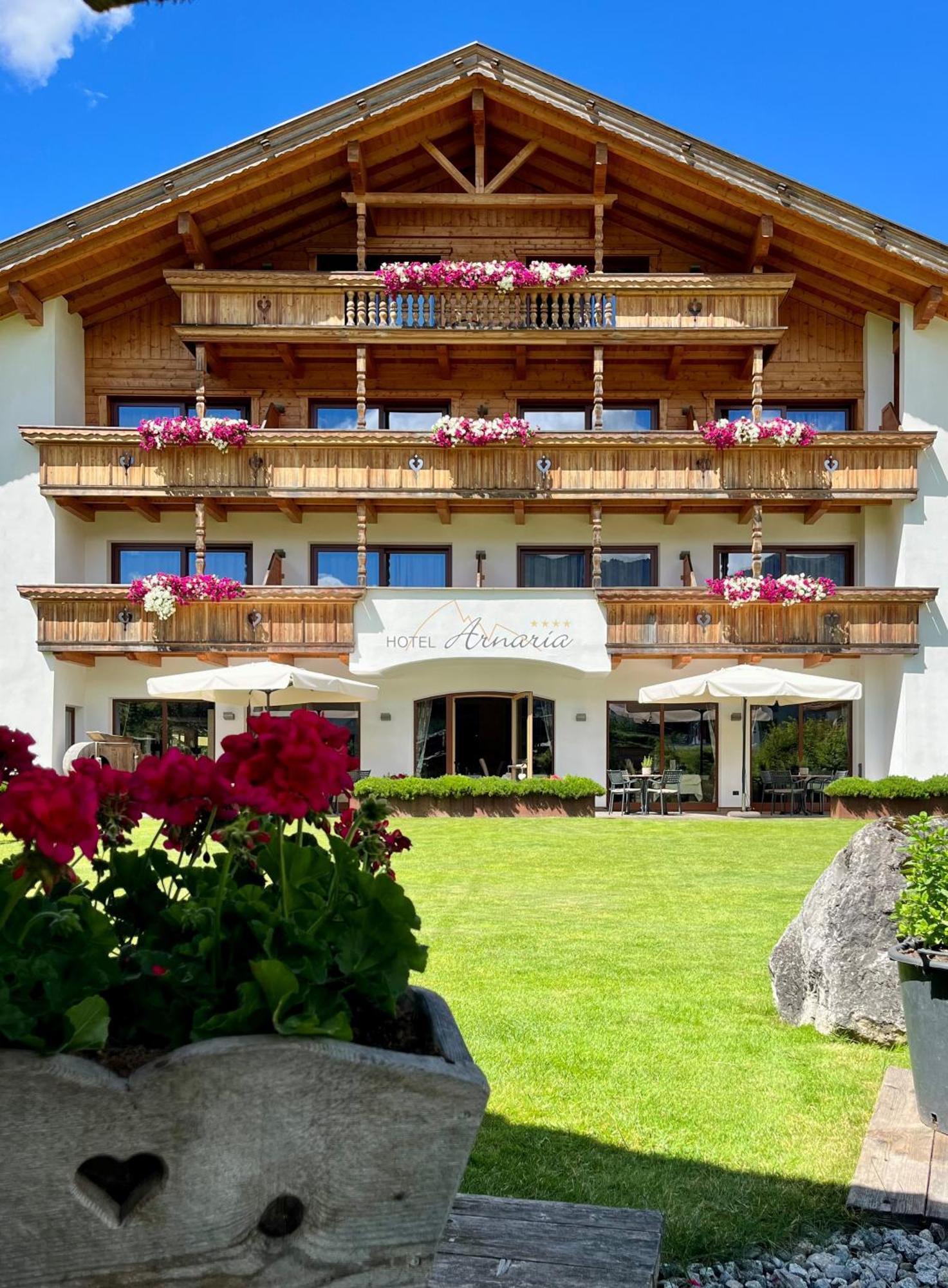 Hotel Arnaria Ortisei Eksteriør bilde
