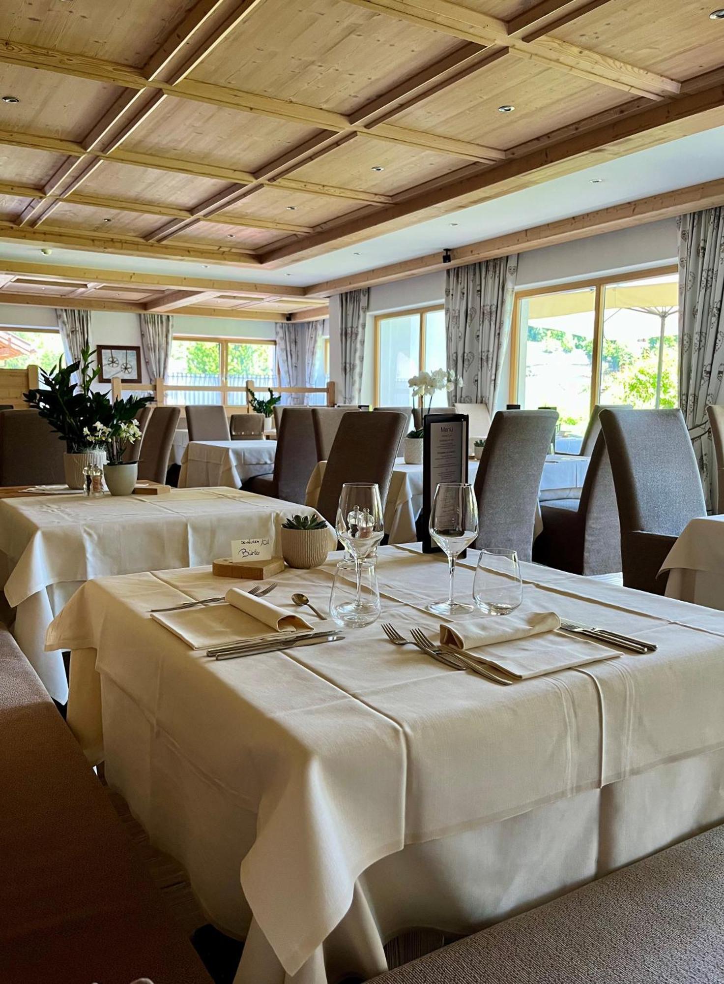 Hotel Arnaria Ortisei Eksteriør bilde